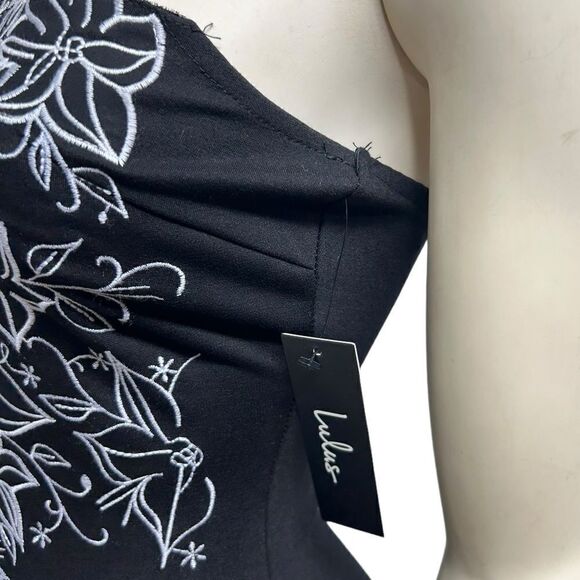 NWT Lulu’s Black Mini Bodycon Dress Halter Sleeveless Sheer Floral Embroidered - Picture 5 of 9